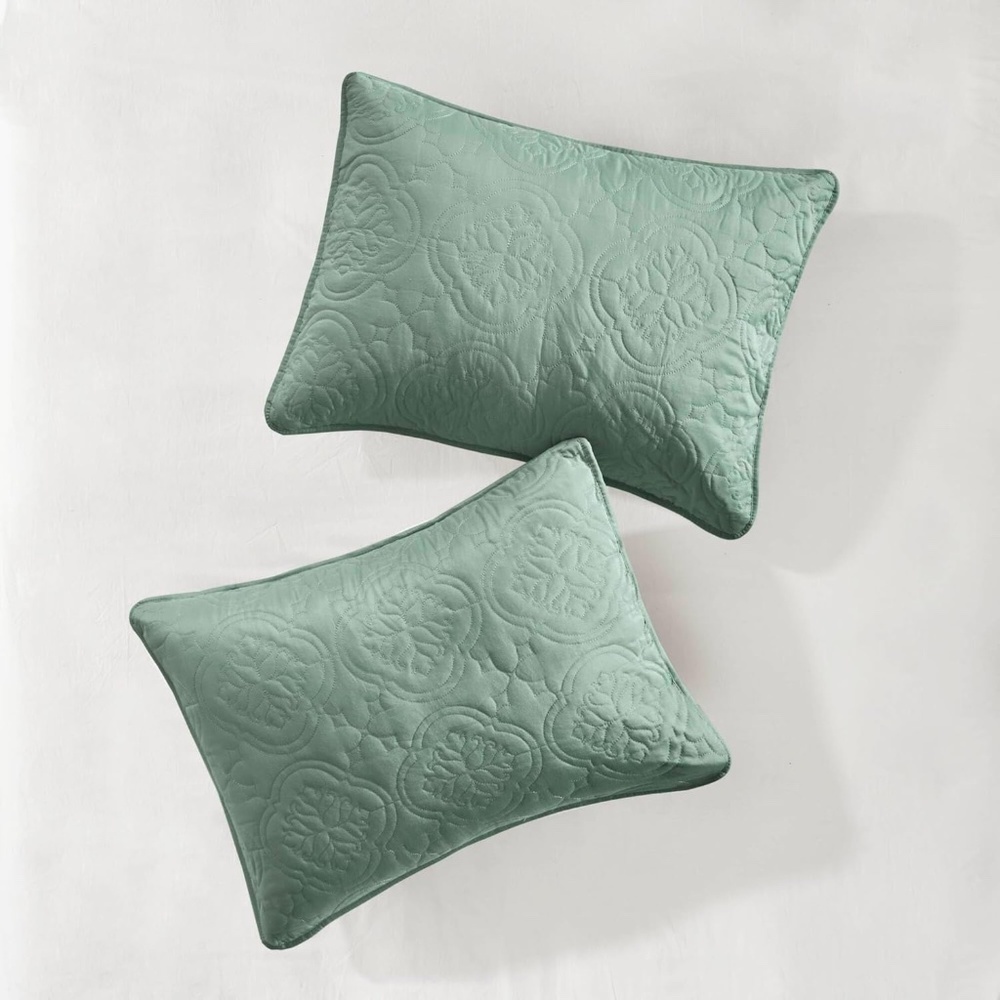 510 DESIGN Oakley Reversible Quilt Set - Luxe Stitching Design - Picture 7 of 10